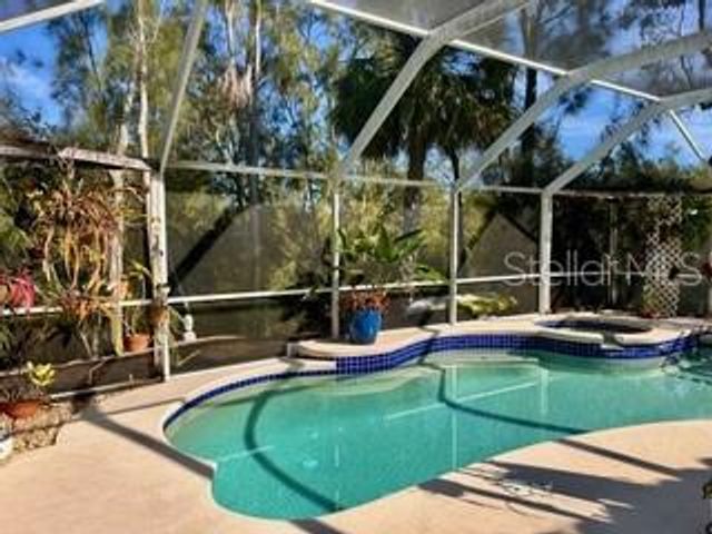 559 QUINTANA PLACE NE, St Petersburg, FL 33703