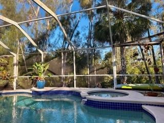 559 QUINTANA PLACE NE, St Petersburg, FL 33703