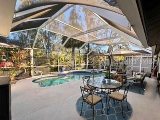 559 QUINTANA PLACE NE, St Petersburg, FL 33703