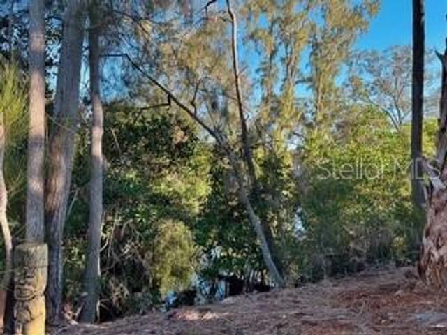 559 QUINTANA PLACE NE, St Petersburg, FL 33703