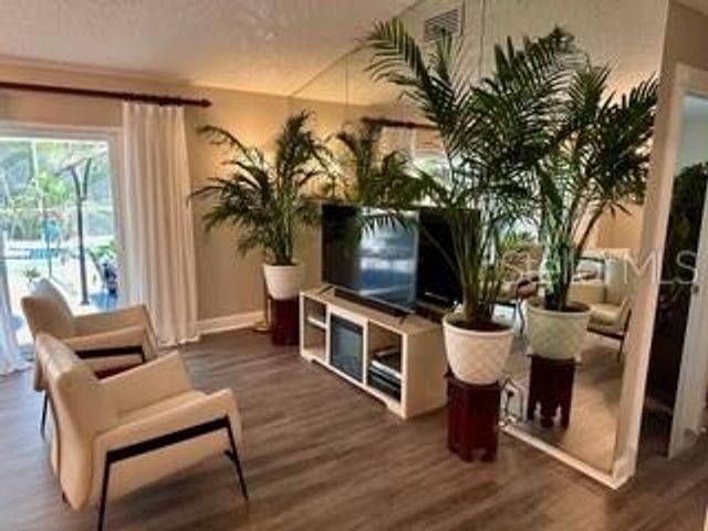 559 QUINTANA PLACE NE, St Petersburg, FL 33703