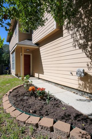 27 Summerhaze Circle, The Woodlands, TX 77382