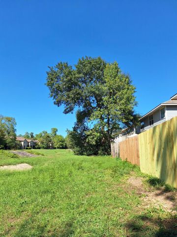 27 Summerhaze Circle, The Woodlands, TX 77382