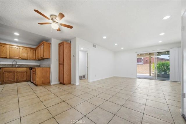 9201 Wakefield Avenue 14, Panorama City, CA 91402