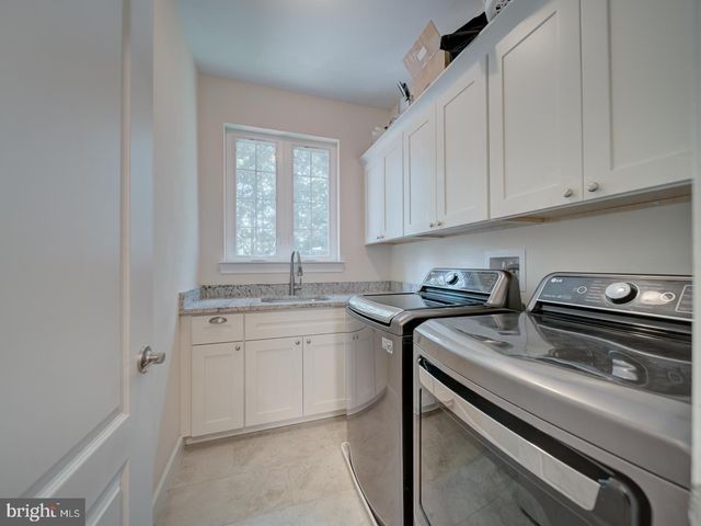 18413 CEDAR DR, Triangle, VA 22172