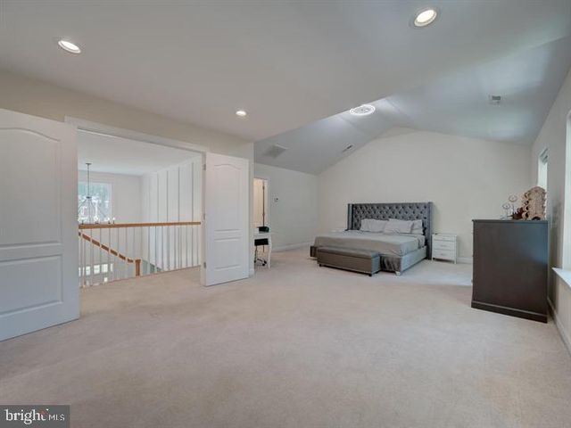18413 CEDAR DR, Triangle, VA 22172