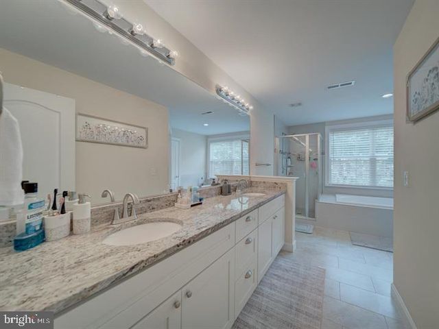 18413 CEDAR DR, Triangle, VA 22172