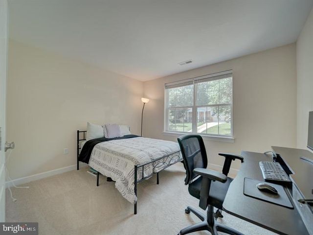 18413 CEDAR DR, Triangle, VA 22172