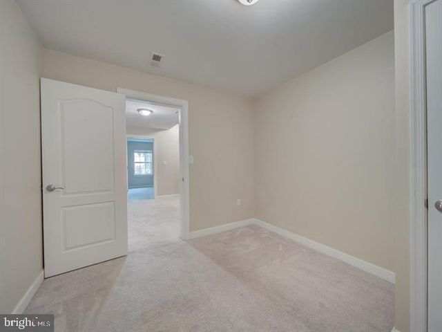 18413 CEDAR DR, Triangle, VA 22172