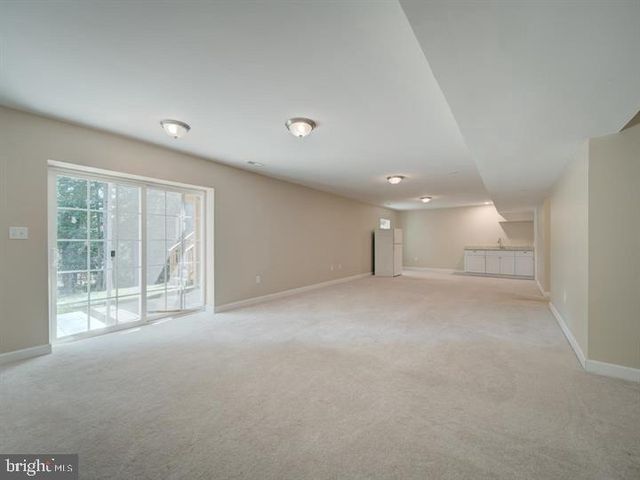 18413 CEDAR DR, Triangle, VA 22172