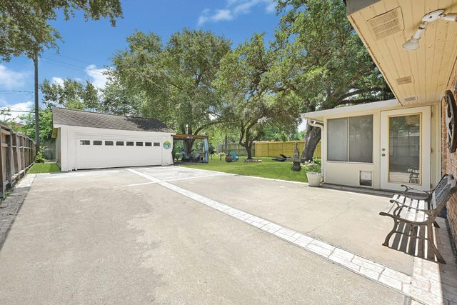 2022 Willow Wisp Drive, Seabrook, TX 77586