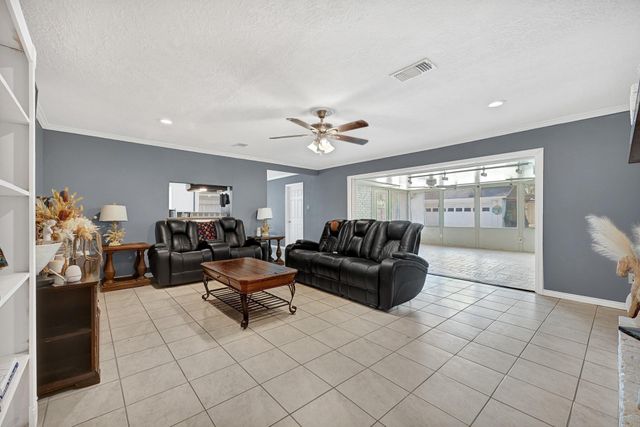 2022 Willow Wisp Drive, Seabrook, TX 77586