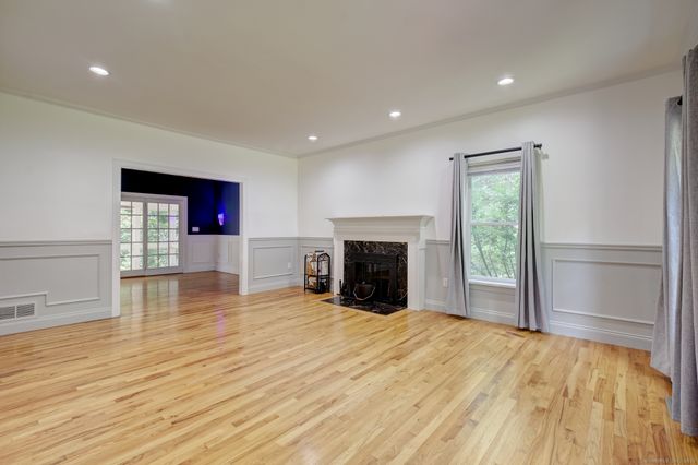 122 Greenwood Drive, South Windsor, CT 06074
