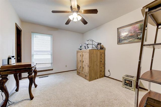 1300 Eagle Drive, Edmond, OK 73034