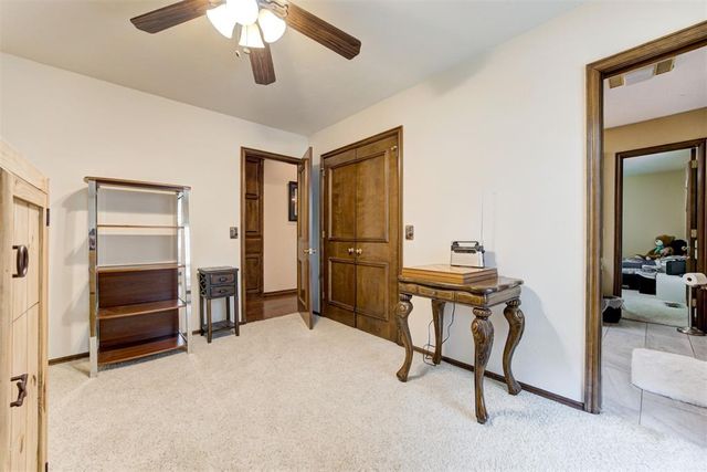 1300 Eagle Drive, Edmond, OK 73034