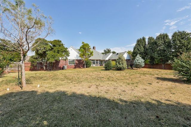 1300 Eagle Drive, Edmond, OK 73034