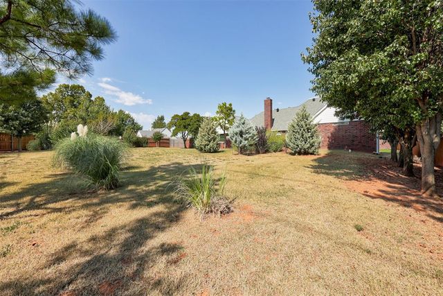 1300 Eagle Drive, Edmond, OK 73034