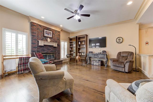 1300 Eagle Drive, Edmond, OK 73034