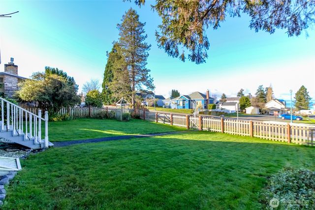 1514 Rainier Street, Steilacoom, WA 98388