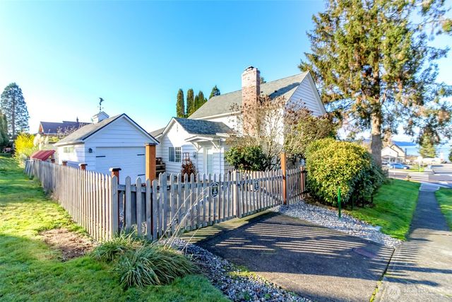 1514 Rainier Street, Steilacoom, WA 98388