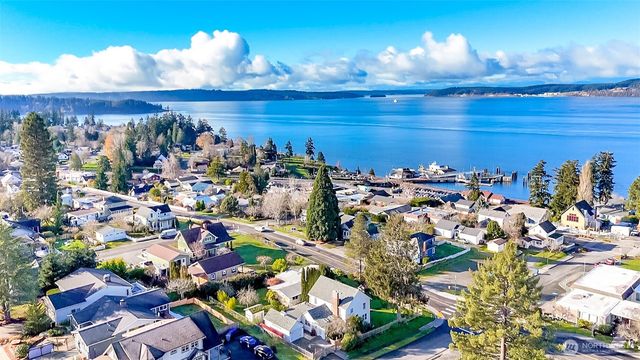 1514 Rainier Street, Steilacoom, WA 98388