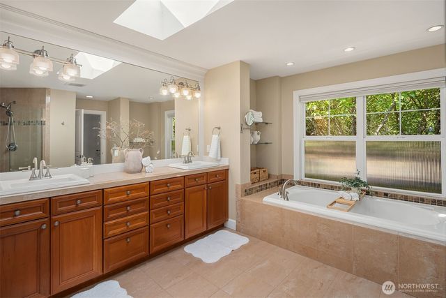 605 11th Avenue, Kirkland, WA 98033