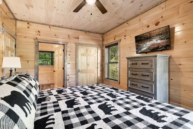 2614 Grassy Branch Loop, Sevierville, TN 37876