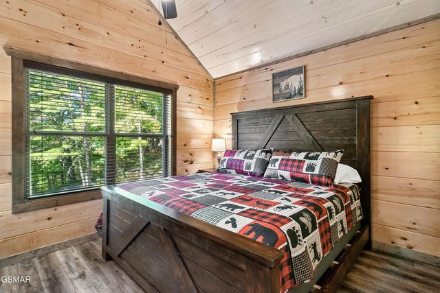 2614 Grassy Branch Loop, Sevierville, TN 37876