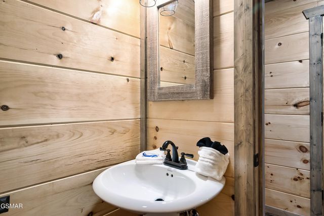 2614 Grassy Branch Loop, Sevierville, TN 37876