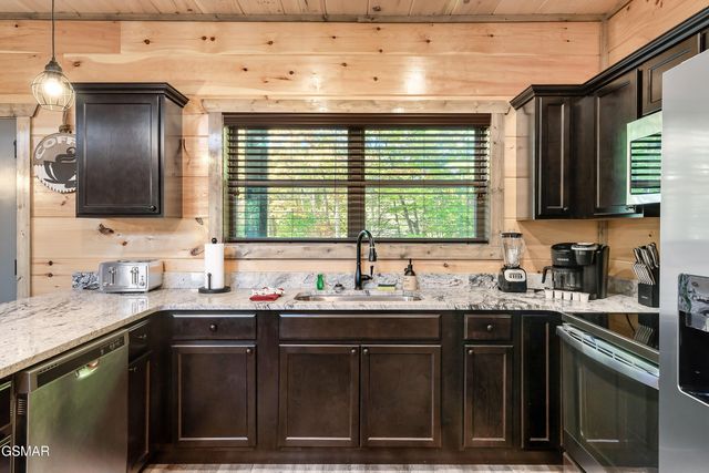 2614 Grassy Branch Loop, Sevierville, TN 37876