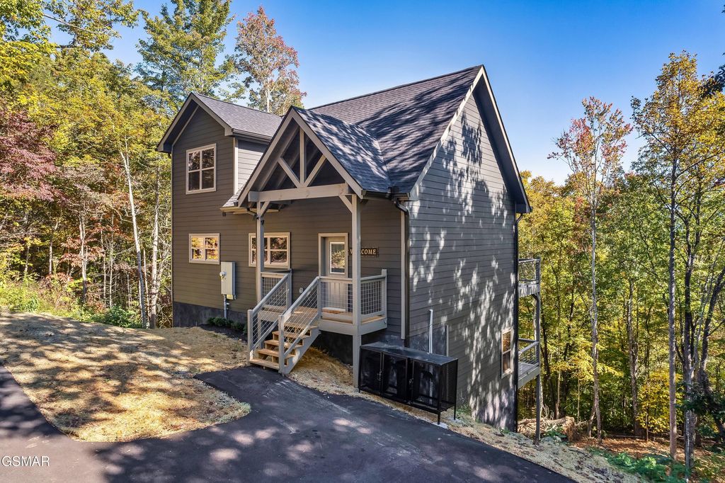 2614 Grassy Branch Loop, Sevierville, TN 37876