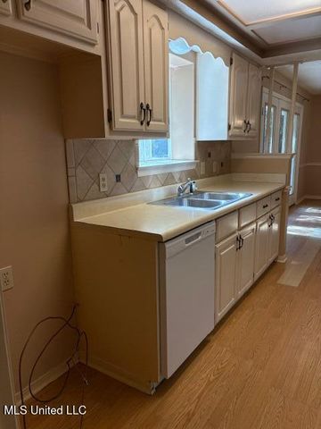 1839 E Lakeshore Drive, Carriere, MS 39426