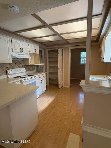 1839 E Lakeshore Drive, Carriere, MS 39426