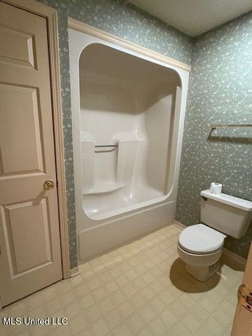 1839 E Lakeshore Drive, Carriere, MS 39426