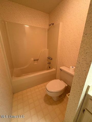 1839 E Lakeshore Drive, Carriere, MS 39426