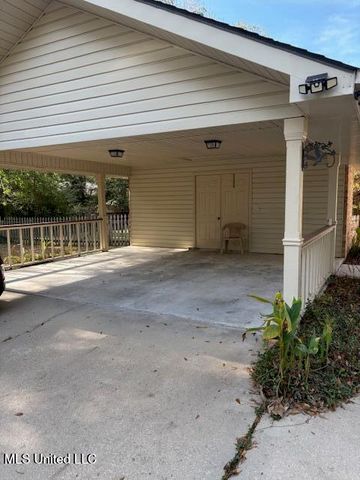 1839 E Lakeshore Drive, Carriere, MS 39426