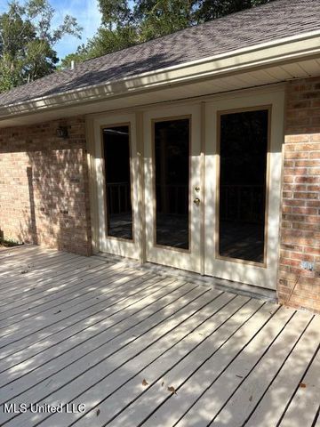 1839 E Lakeshore Drive, Carriere, MS 39426