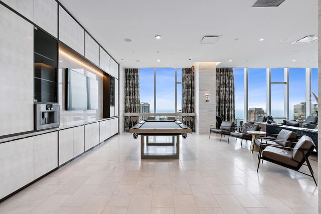 363 E Wacker Drive 1906, Chicago, IL 60601