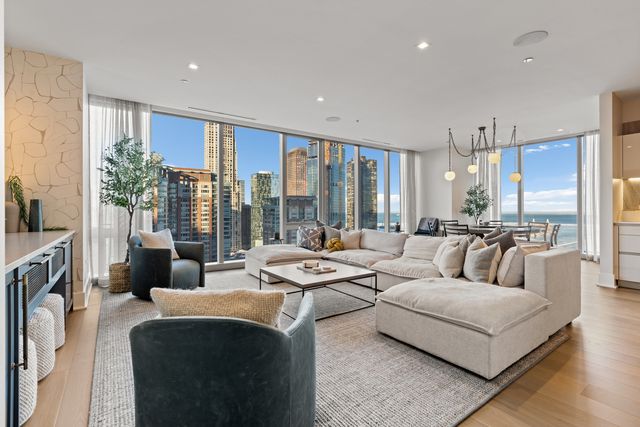 363 E Wacker Drive 1906, Chicago, IL 60601