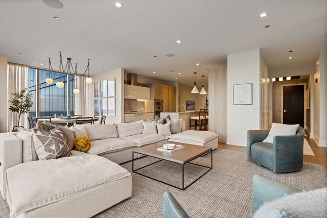 363 E Wacker Drive 1906, Chicago, IL 60601
