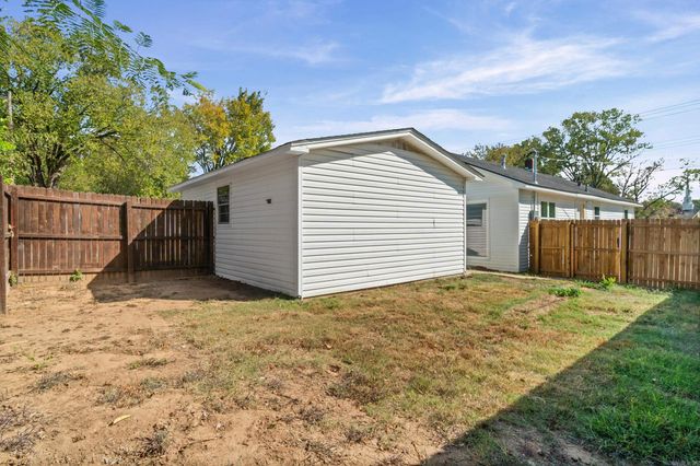207 N. Sowell St., Searcy, AR 72143