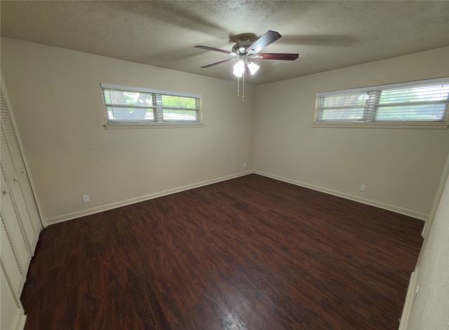 2008 Bradford Drive, Arlington, TX 76010