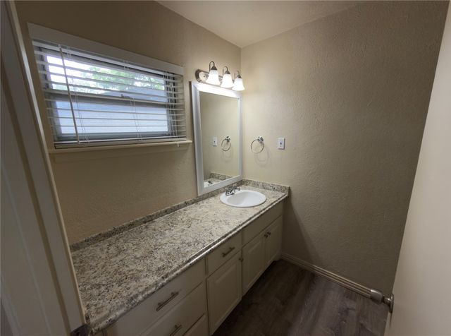 2008 Bradford Drive, Arlington, TX 76010