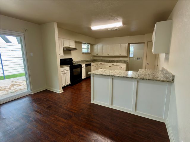 2008 Bradford Drive, Arlington, TX 76010