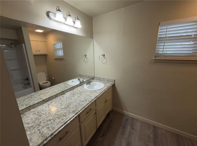 2008 Bradford Drive, Arlington, TX 76010
