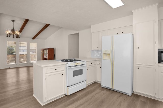 539 Pompano Street, Bayou Vista, TX 77563