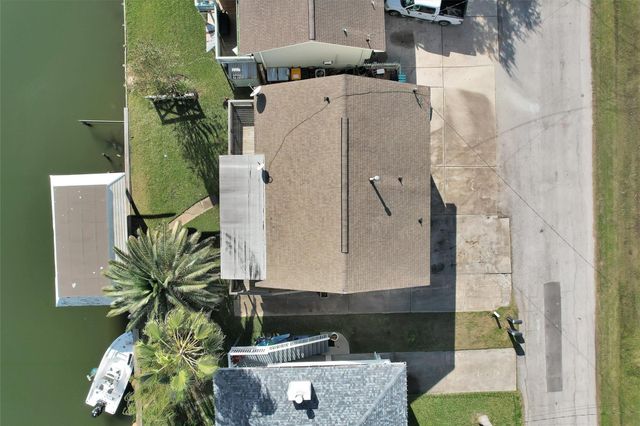 539 Pompano Street, Bayou Vista, TX 77563