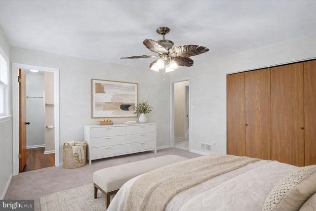 11 DOGWOOD LN, Manchester, PA 17345