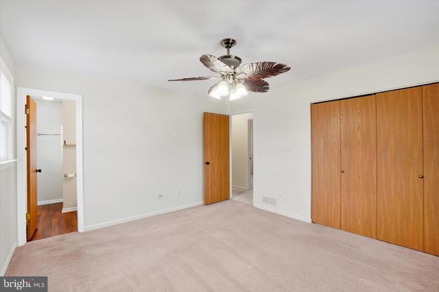 11 DOGWOOD LN, Manchester, PA 17345