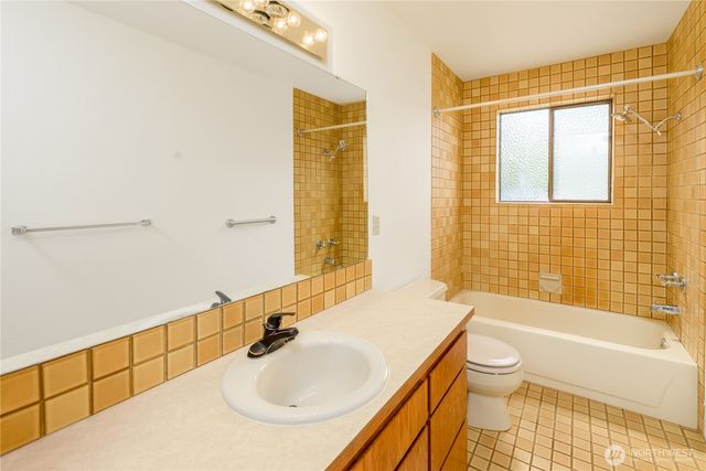 164 Calbert Rd, Port Angeles, WA 98362